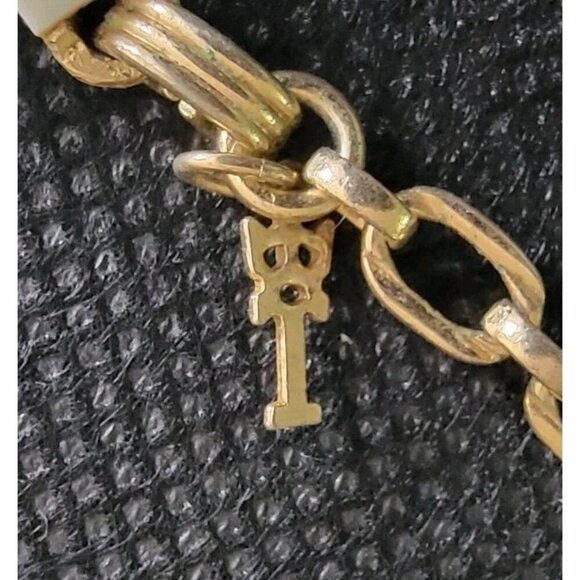 VINTAGE CROWN TRIFARI GOLD TONE COLLAR NECKLACE & Clip Earrings Set Choker MCM - Picture 7 of 11